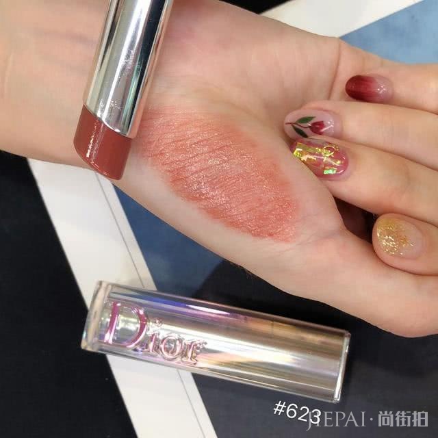 夏天口红已成必备品,各品牌推出的这个冷门宝藏色系温柔破表