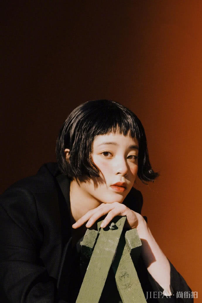 欧阳娜娜剪狗啃头发型!港风造型变化有点大