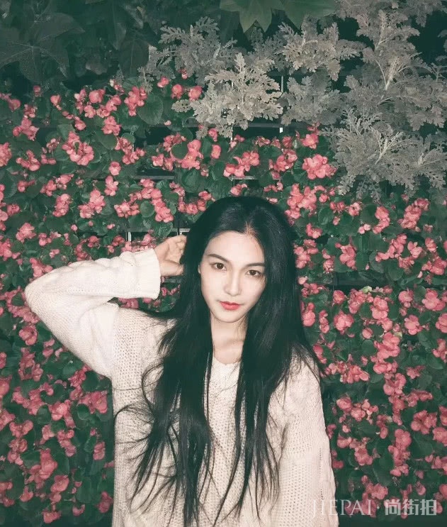 杜婷接班陈都灵成为南航校花,仰头瞬间超像钟楚曦