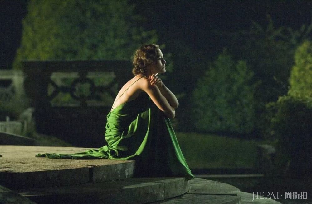 超时髦的夏日色彩搭配，章子怡蔡依林也在穿