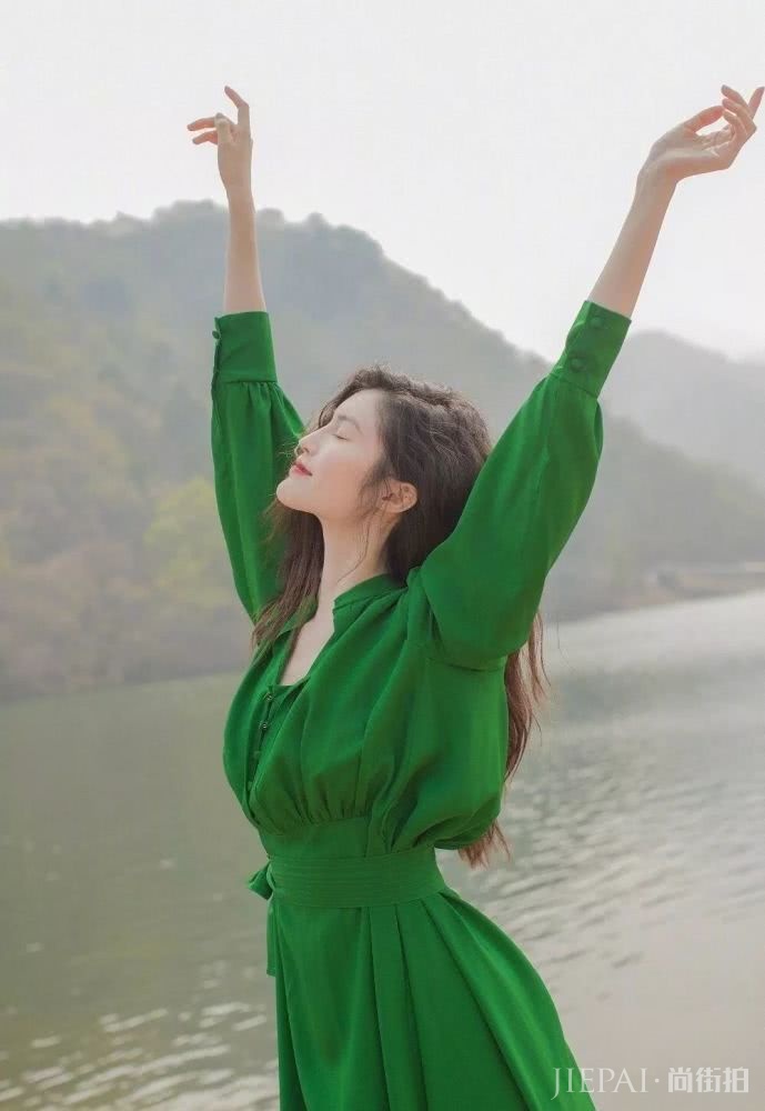 超时髦的夏日色彩搭配，章子怡蔡依林也在穿