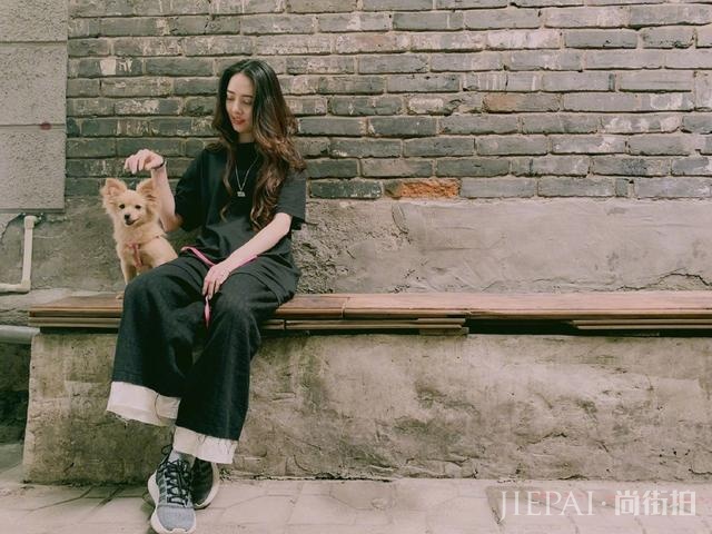 郭碧婷裙子里面穿裤子,男友角度下美成时尚大片