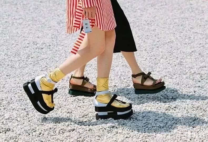 穿裙子不要搭这4双鞋,会丑!到!爆!炸