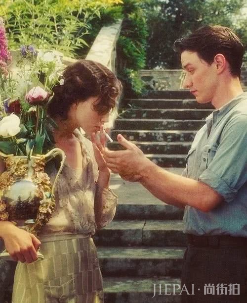 超时髦的夏日色彩搭配，章子怡蔡依林也在穿