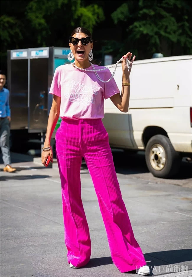 想要夏季灿烂多姿需要一件糖果色T恤,变得吸睛又有趣