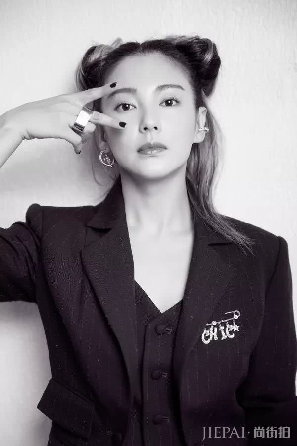 时髦又清凉，双丸子头了解一下