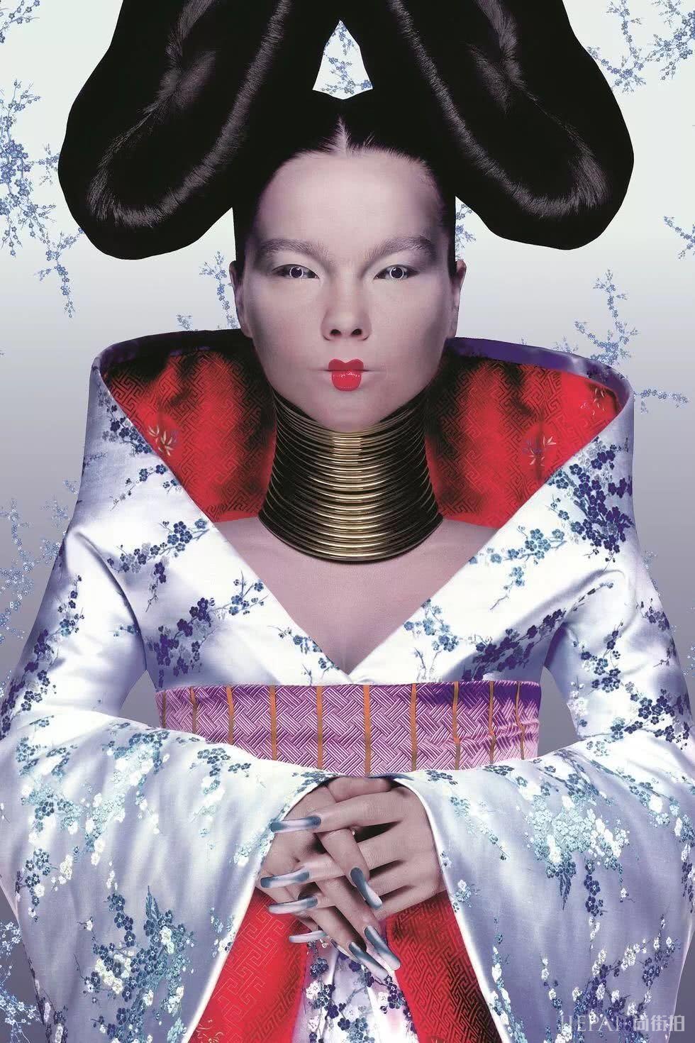 她是王菲最爱模仿的人,拍一次电影就得影后,55岁也DRAMA