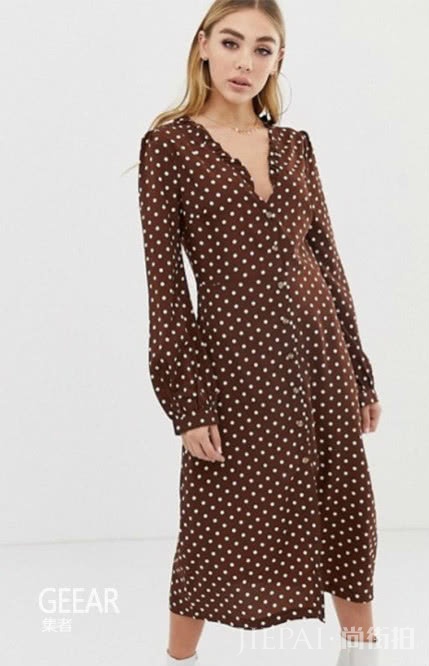 时尚从不以浮夸设计取胜!这5件随性单品是法国女性必备穿搭