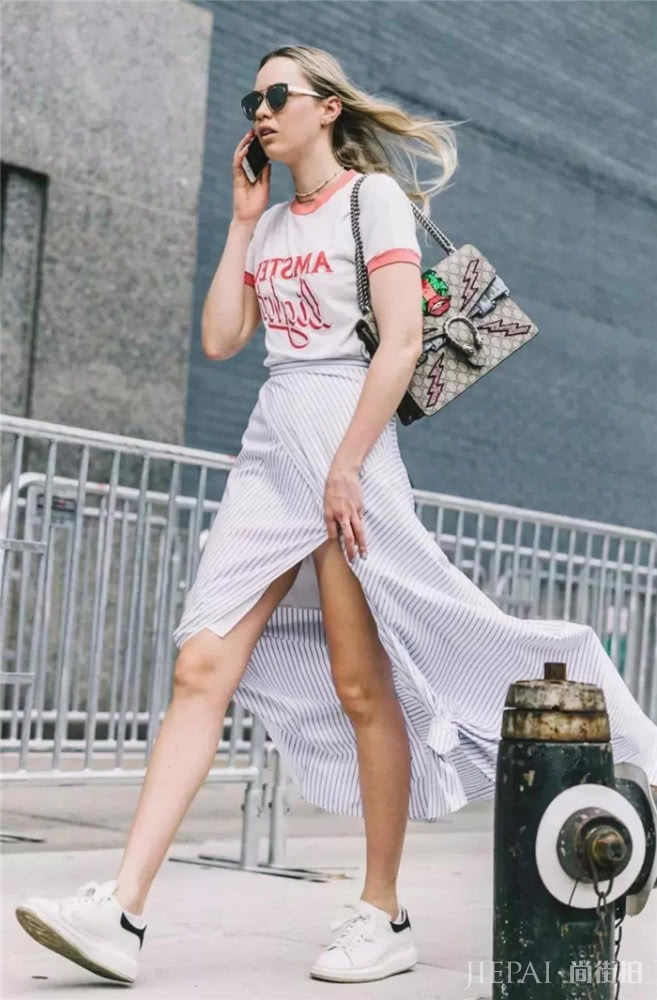 不规则裙子在夏天再掀波澜，吹走你的小烦恼