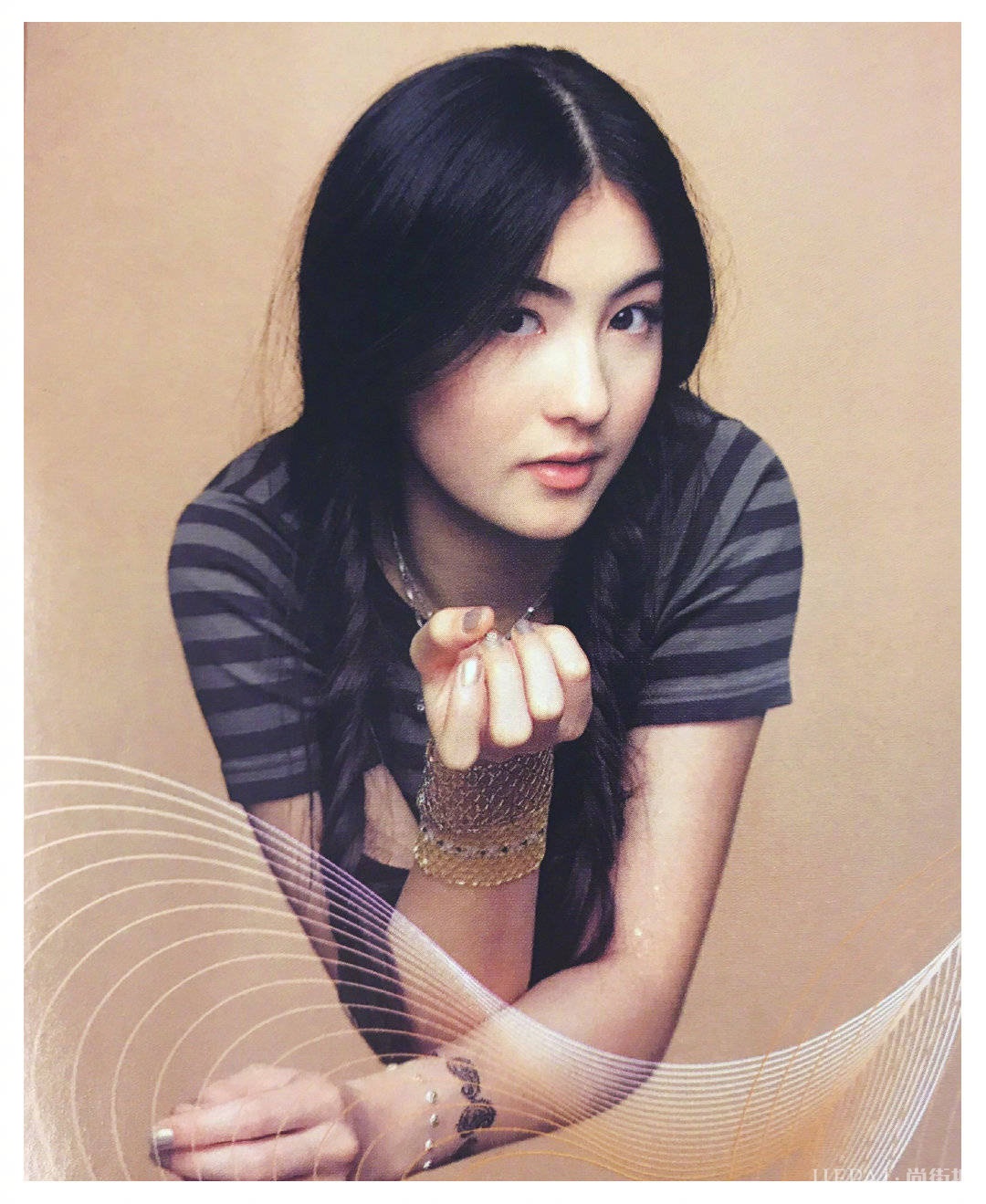 张柏芝20年前的造型曝光，异域少女画风美得惊心动魄