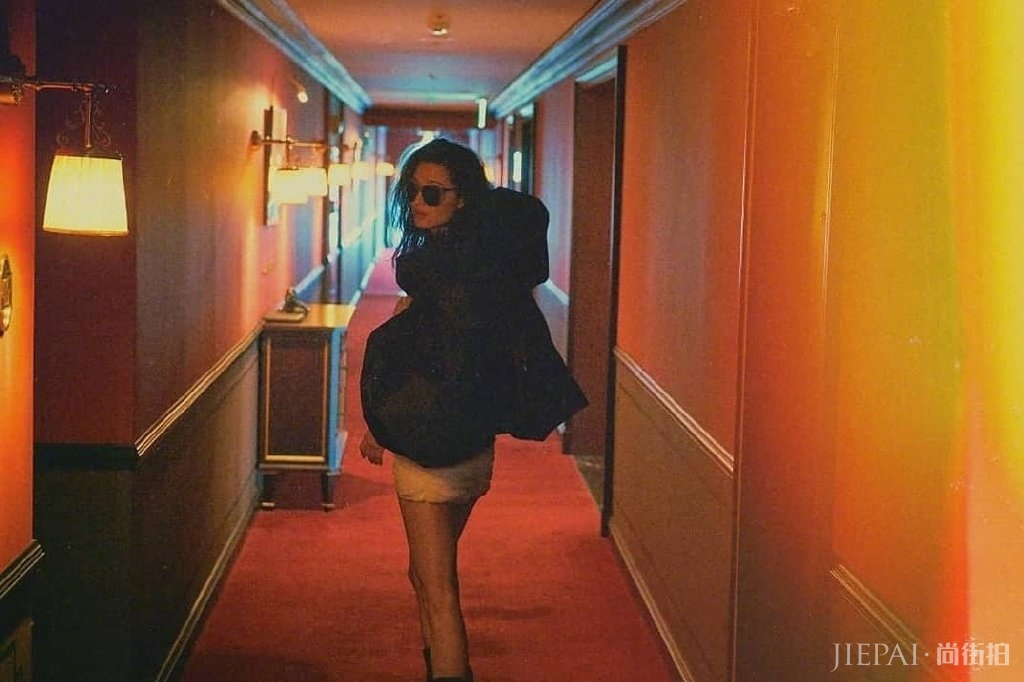 全智贤换风格了！大片连换8套造型，太迷人了