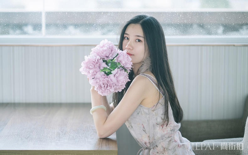 想要年轻幼态颜,这四个提亮位置别错过,让你拥有饱满充盈的轮廓