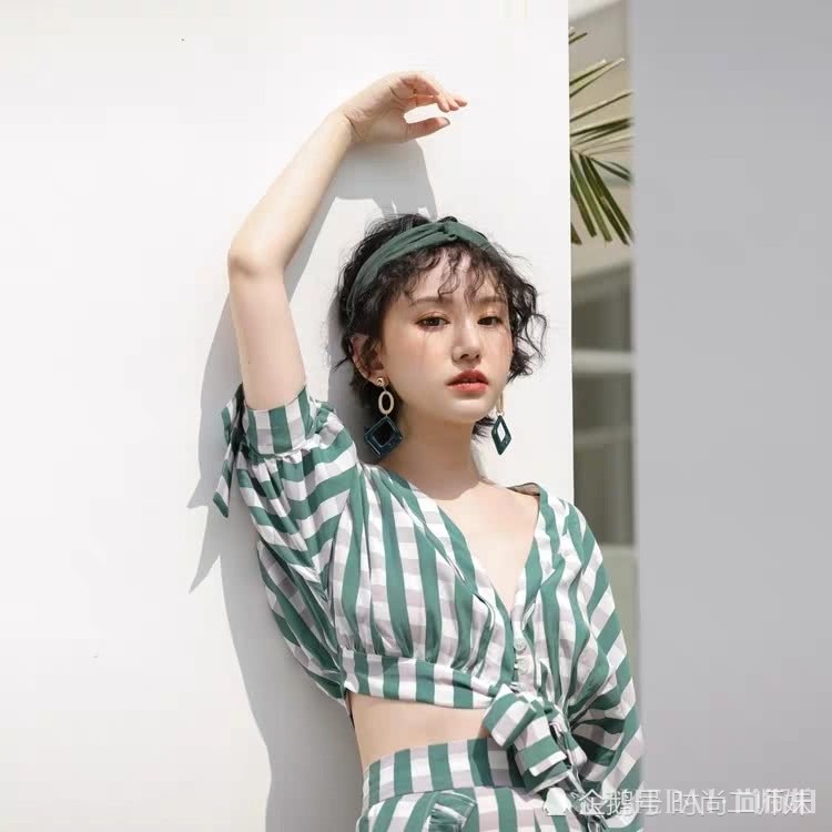 溜肩的女生不用慌，备好这几款衣服显瘦还塑形