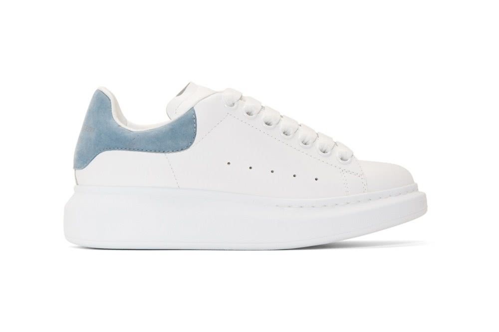 时尚从不以浮夸设计取胜!这5件随性单品是法国女性必备穿搭