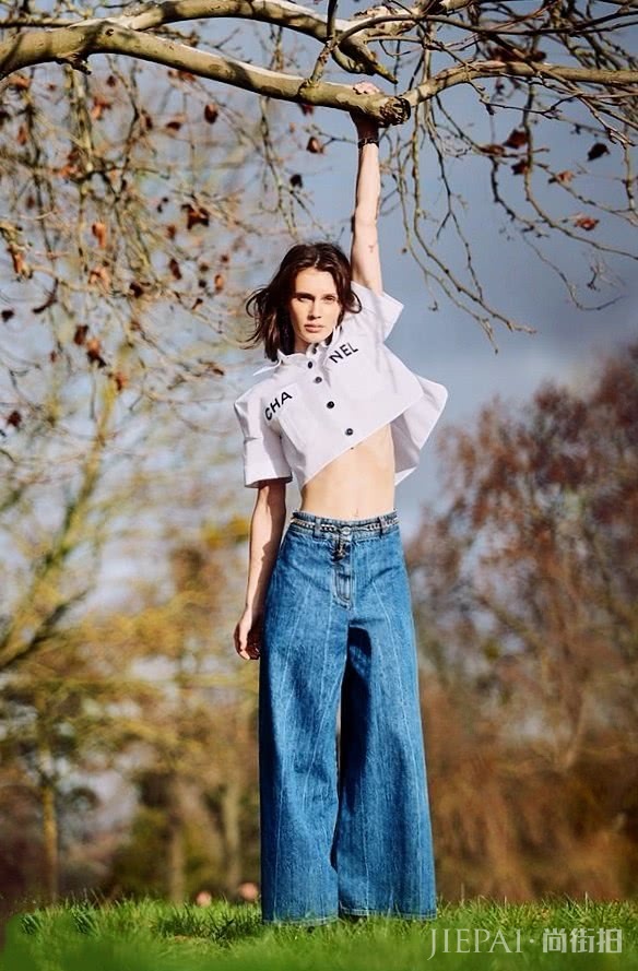 超模最爱夏季露脐装！减龄又显瘦的吊带，分分钟“斩男”