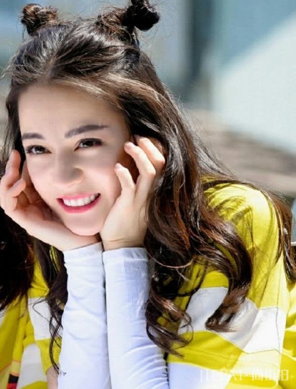 时髦又清凉，双丸子头了解一下