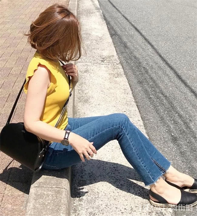 阳光又有活力的黄色单品给夏季“加”点温，越穿越好看