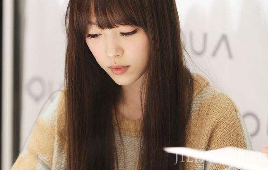 自剪斜刘海教程 自己剪发要小心