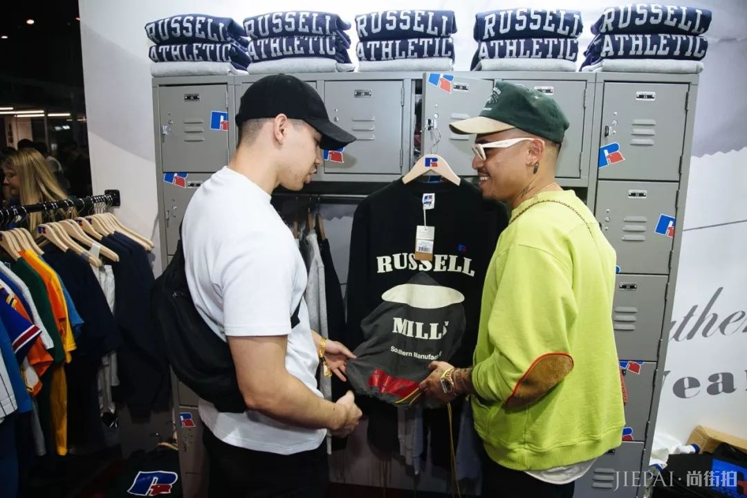 穿在你身上的 Champion,都要喊它一声“哥”!