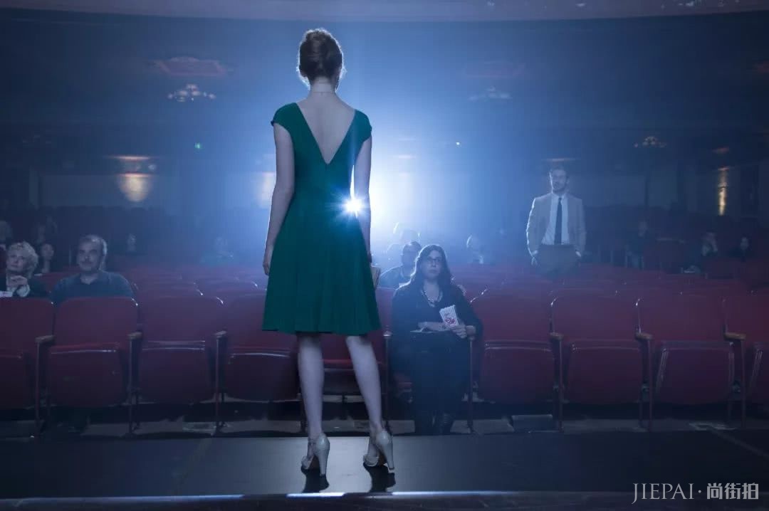 绿色一穿就土?其实穿好了很显白