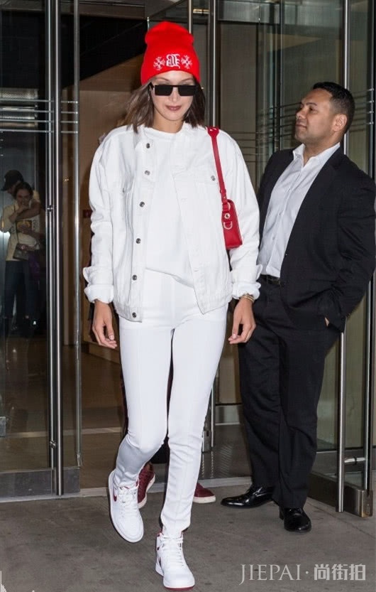 想穿出彩?让小红帽帮你吸睛,搭配不在话下