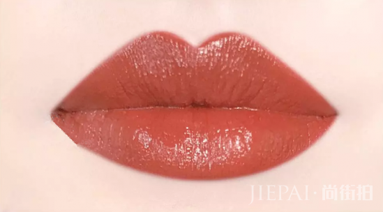 脏橘色适合黄皮吗 它是最不挑人的