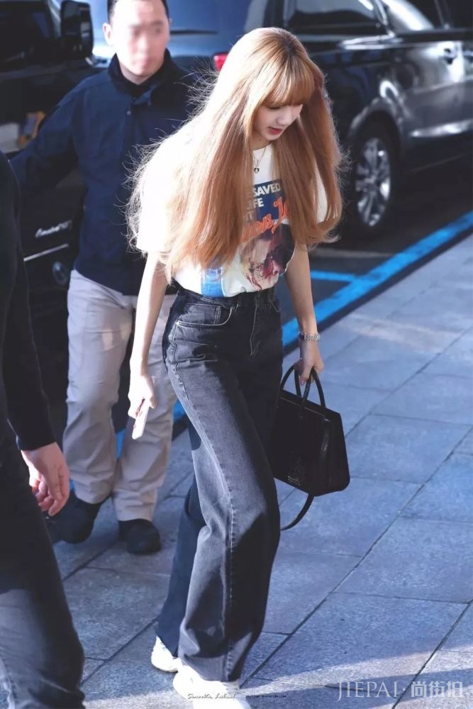 这个韩国女星脸那么大，竟是靠发型变美的