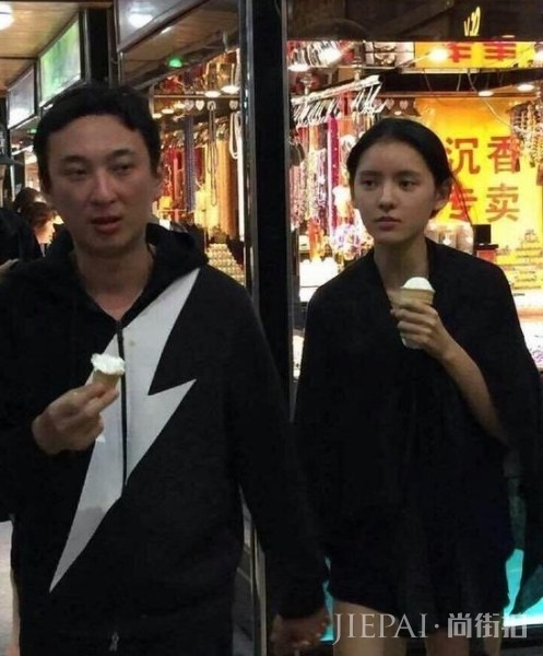 王思聪前女友张予曦晒美照网红味太浓