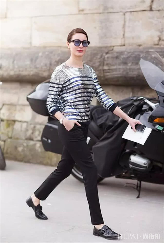 夏天穿更时髦好穿的锥形裤,轻松修饰你的腿型