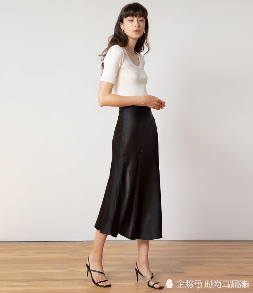 夏天的搭配越简单越高级!素色风这样穿清新又有女人味