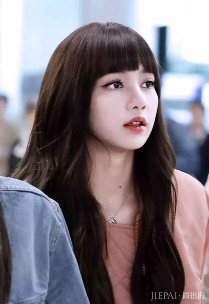 这个韩国女星脸那么大,竟是靠发型变美的