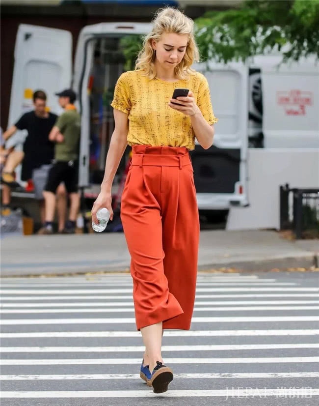 阳光又有活力的黄色单品给夏季“加”点温，越穿越好看