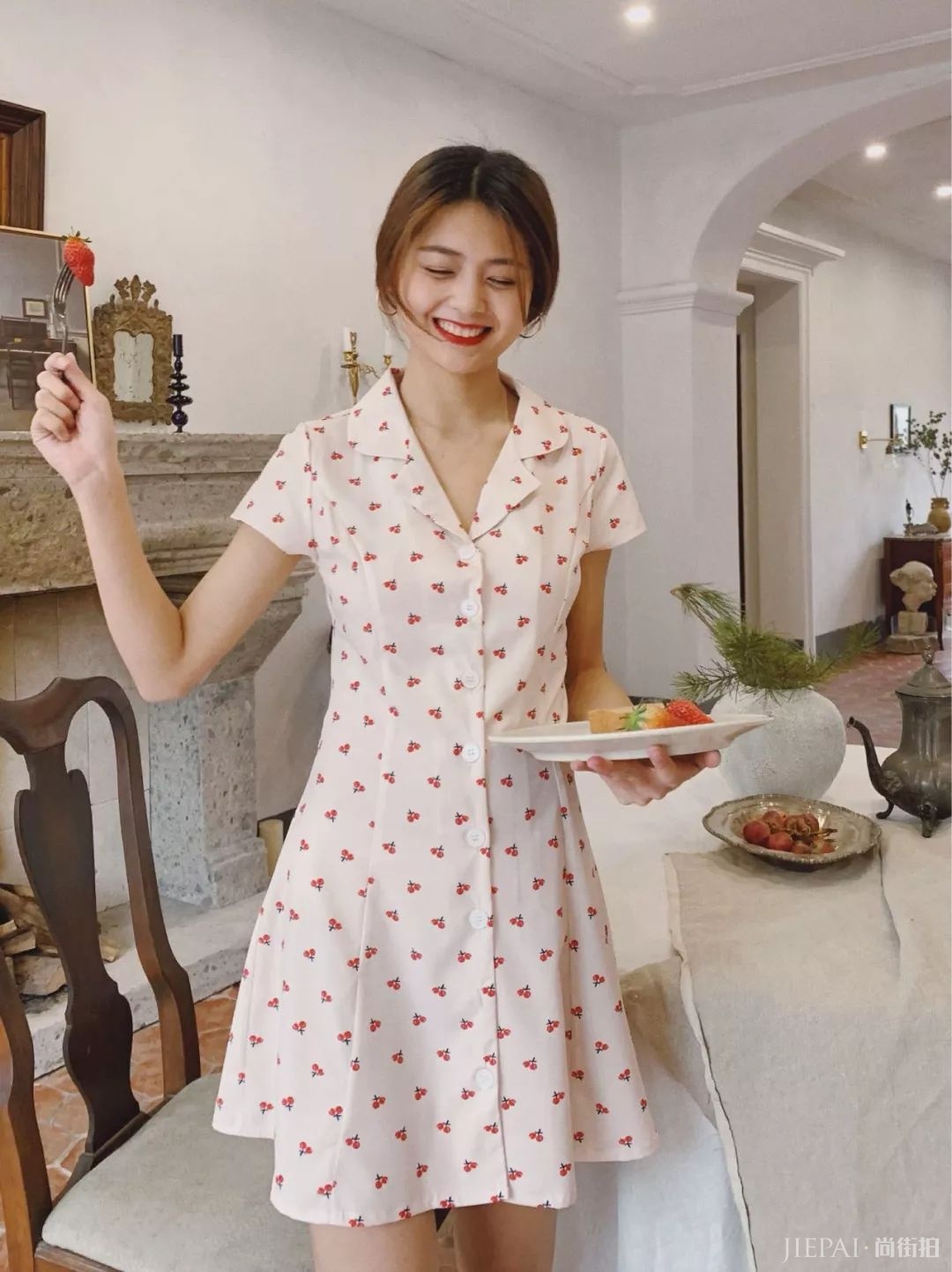 这个季节抹上樱桃红唇+樱桃妆容,让你气质爆表,甜美还显小!