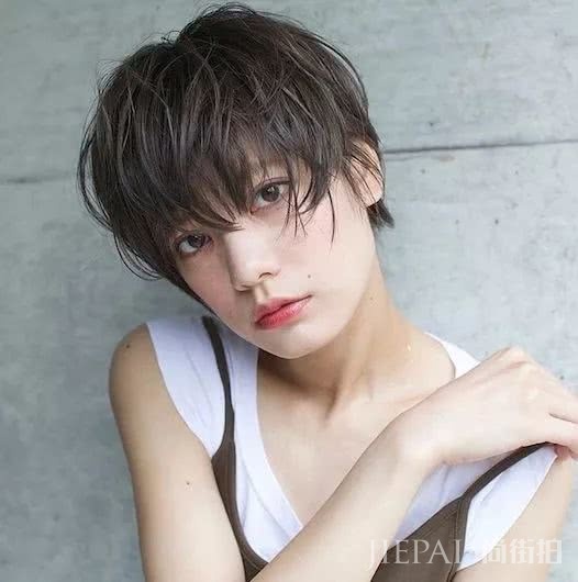 剪不剪短发,下巴说了算!