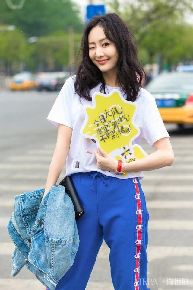 王鸥不光身材高挑, 衣品也是没的说!