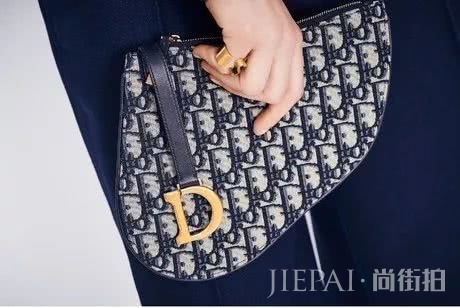 Céline前总监一到BV新款就断货？是时候进阶解锁手拿包了