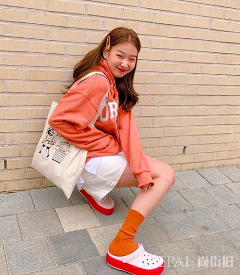 这个韩国女生太会穿衣,自带少女减龄感美的刚刚好