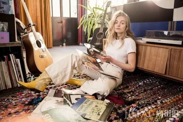 有点帅的法式风格怎么穿？学学这位漂亮博主吧