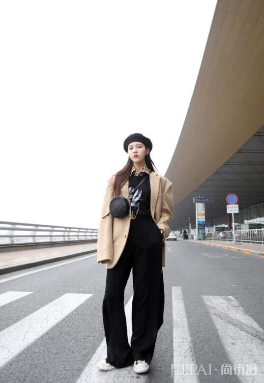 宋妍霏衣品跟欧阳娜娜有一拼,还撞脸了泫雅?