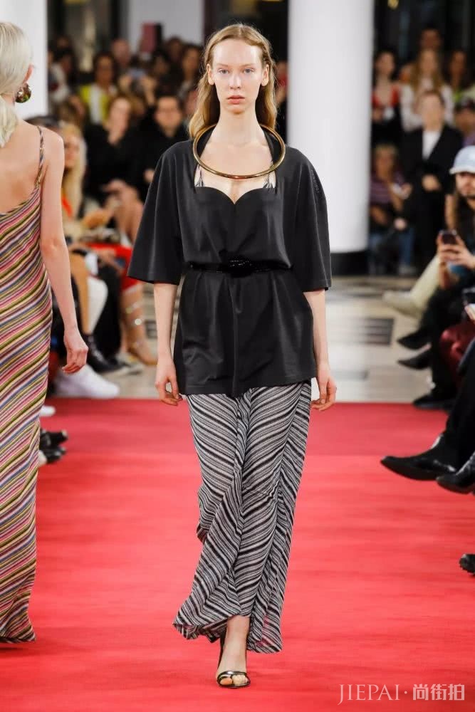 快速变身Fà式girl，你只需要穿上这一件