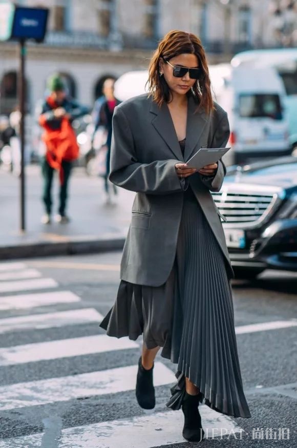 连衣裙这样穿，保证不踩雷还时尚！