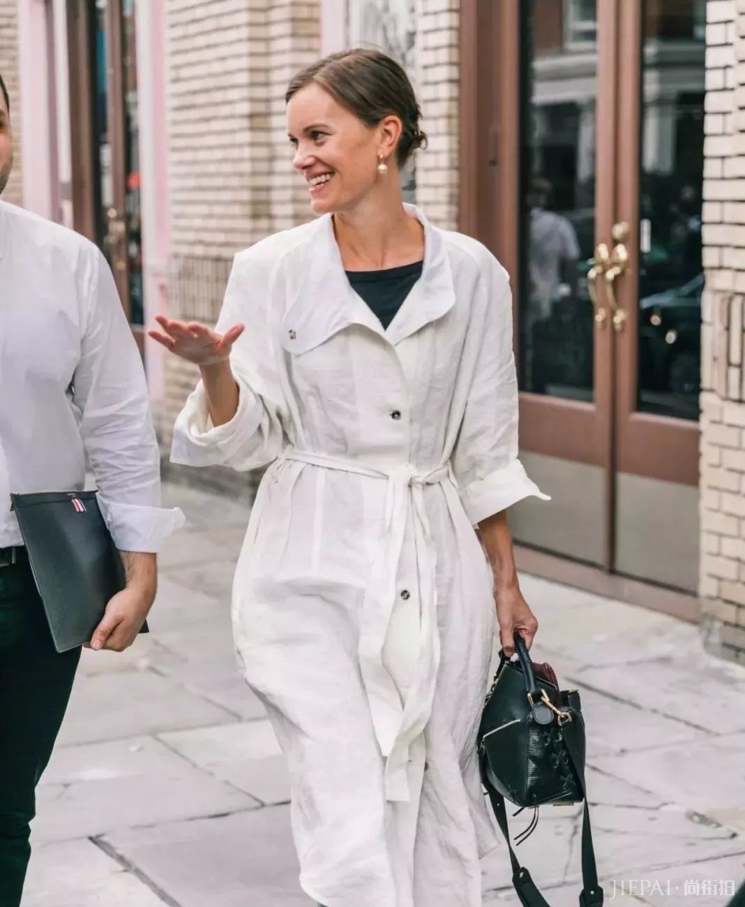 裙子搭配裤子，2019年夏天最时尚的穿法