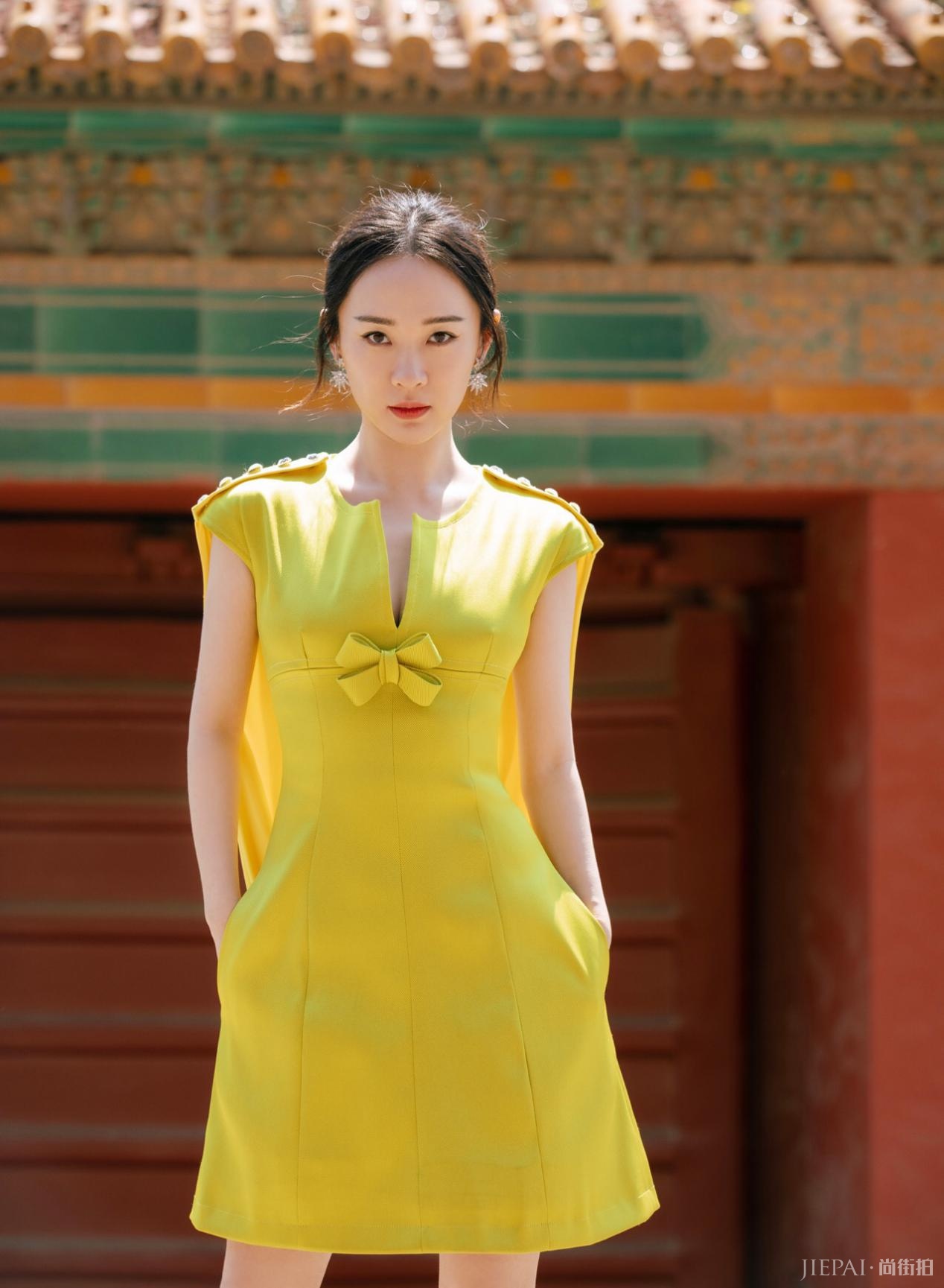 霍思燕粉嫩穿搭满满少女感，难怪杜江把她宠成公主！