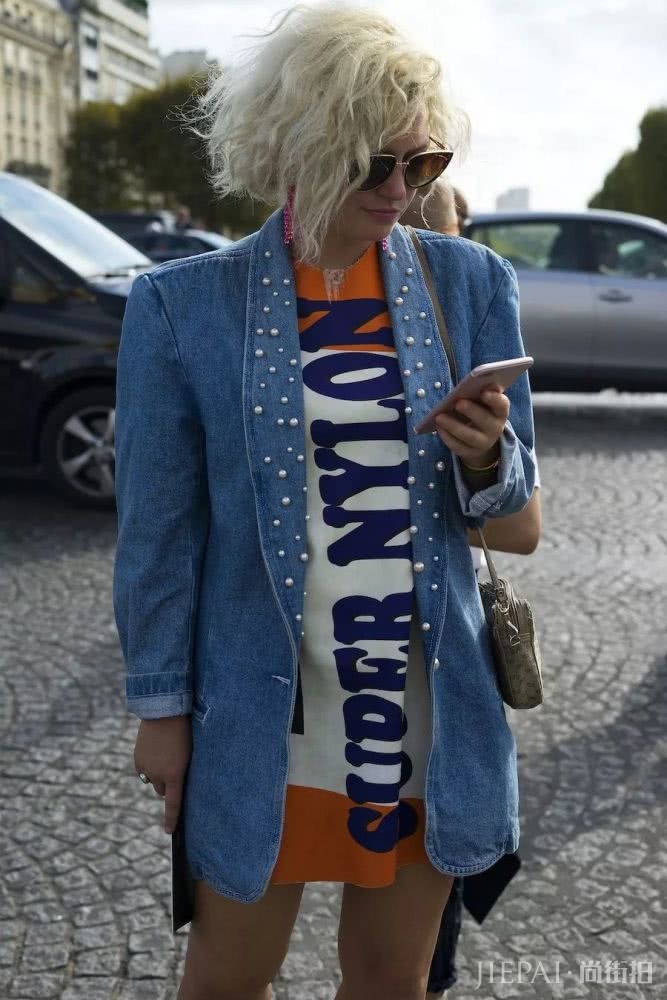 T恤裙一穿就像出门去拿快递的，怎么办？