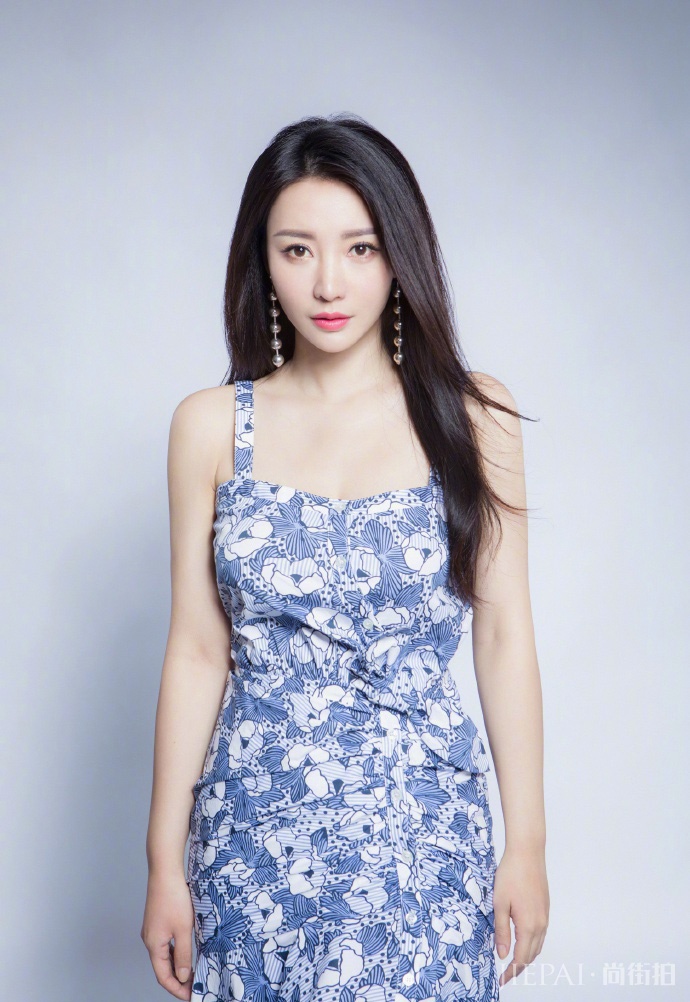 柳岩清新干净性感诱惑写真图片