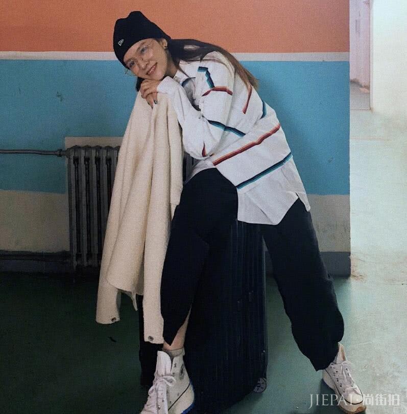 宋妍霏衣品跟欧阳娜娜有一拼,还撞脸了泫雅?