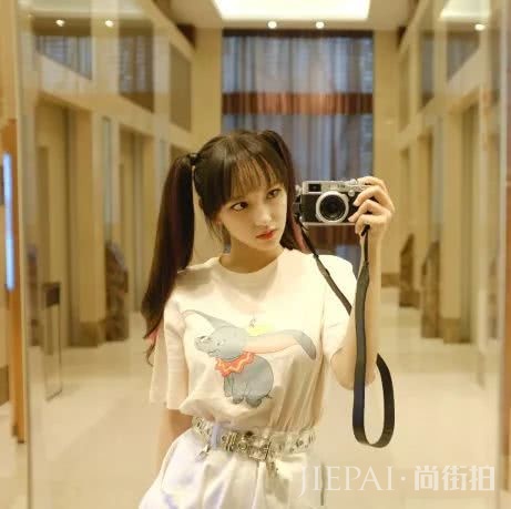 没想到,撕漫少女程潇竟然是个多面派