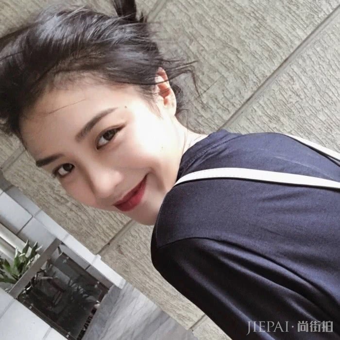 “桃花脸”被“清纯脸”取代?难怪正中直男下怀,这几点缺一不可