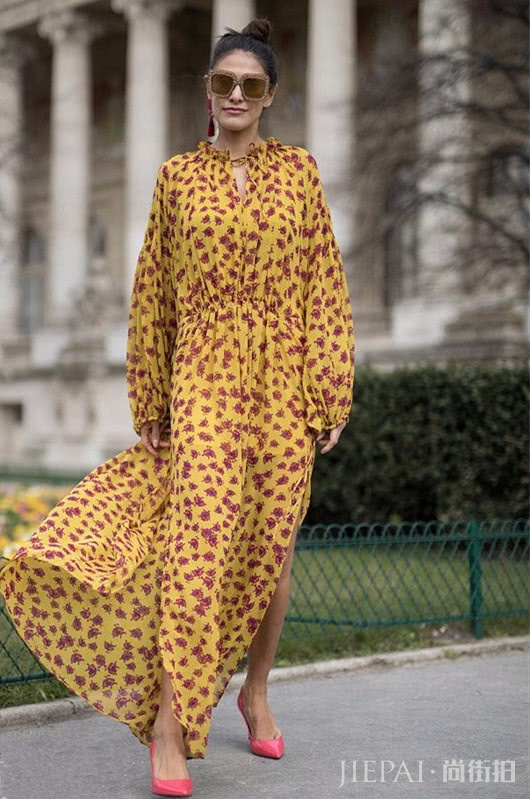 夏天独宠碎花连衣裙，将甜美展现的淋漓尽致