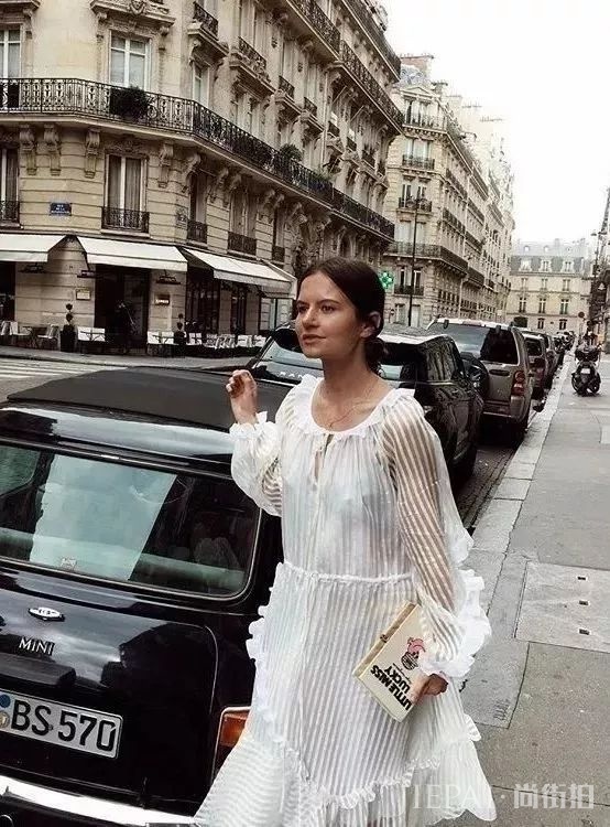 夏天穿啥又美又仙，穿一条裙子当然最美啦！